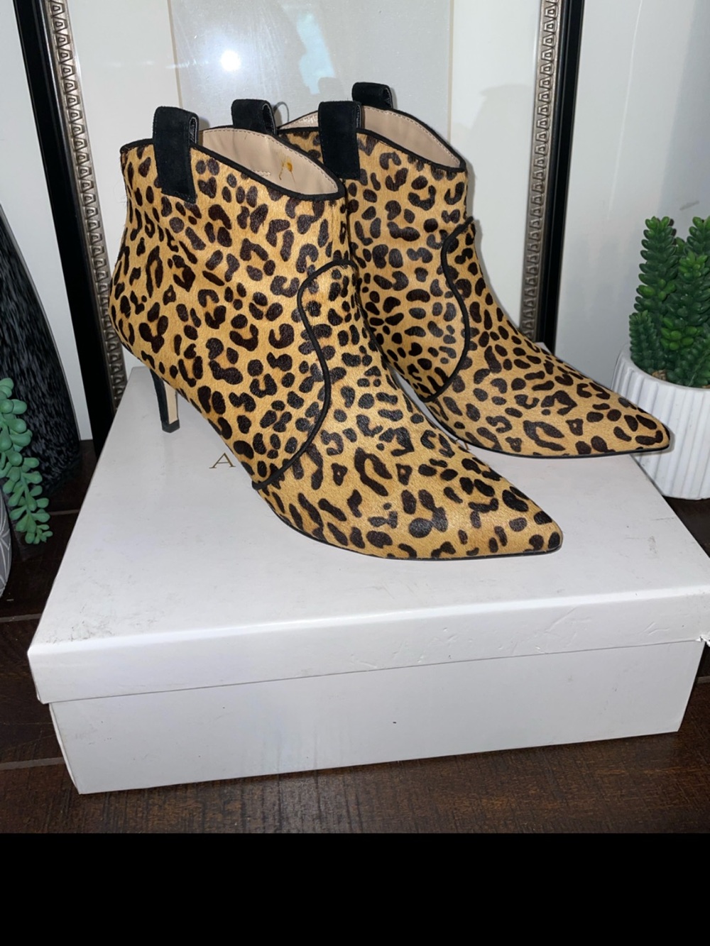 Allegra James Leopard Print Pointed Ankle Booties - Black & Tan Size 9 Like New